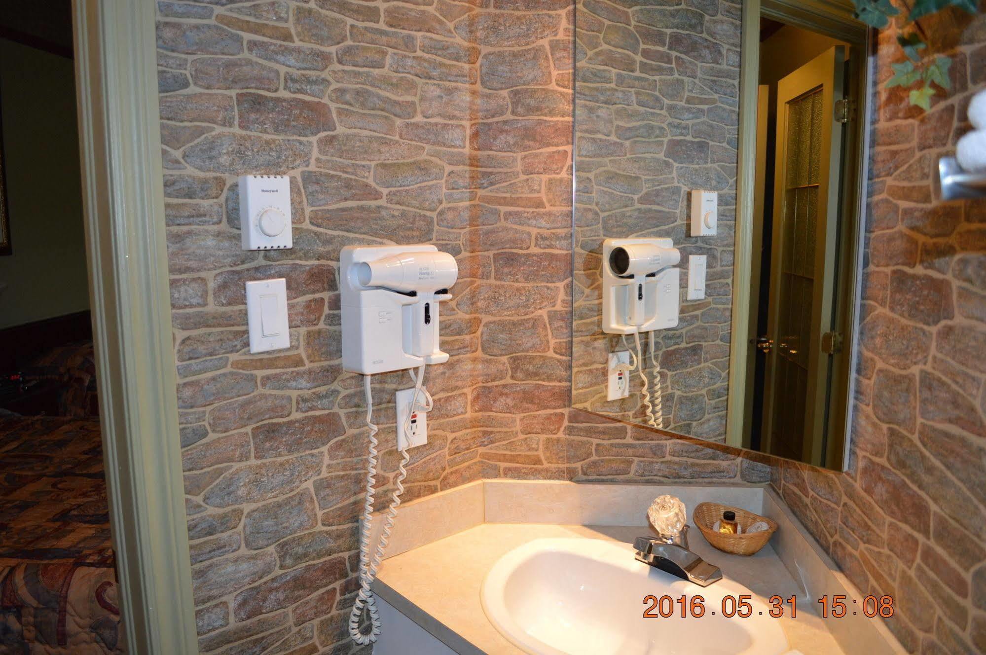 Motel-Auberge Hélene Victoriaville Exterior foto